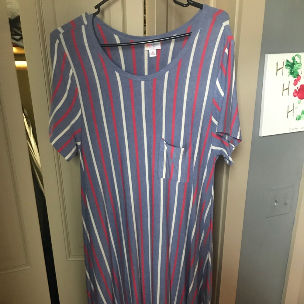 Medium LuLaRoe Carly
